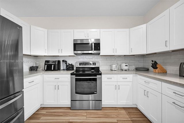 1420 Weeping Willow Way, Hollywood, FL 33019