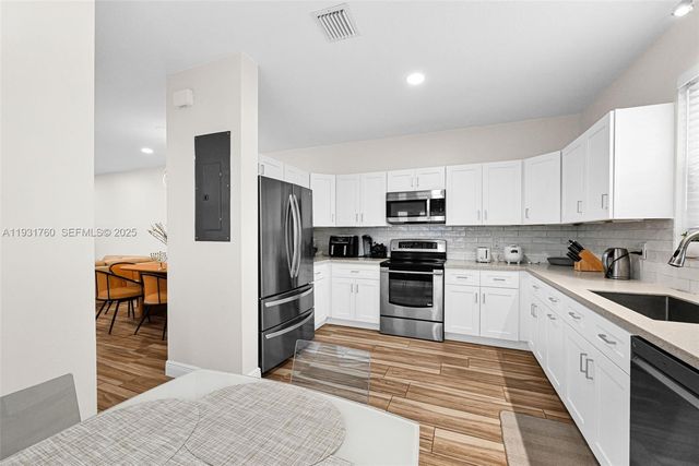 1420 Weeping Willow Way, Hollywood, FL 33019