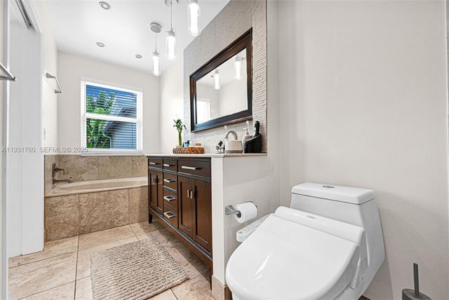 1420 Weeping Willow Way, Hollywood, FL 33019