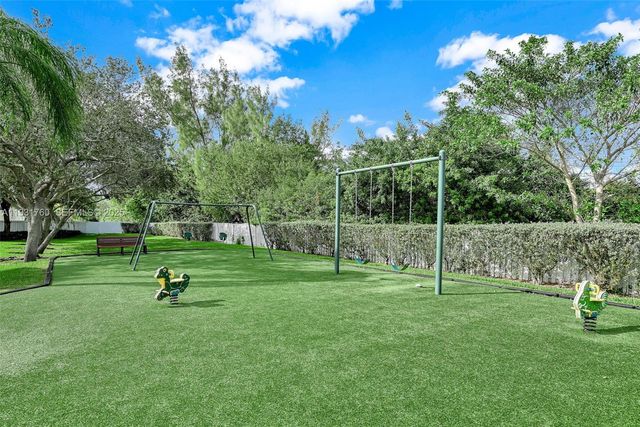 1420 Weeping Willow Way, Hollywood, FL 33019