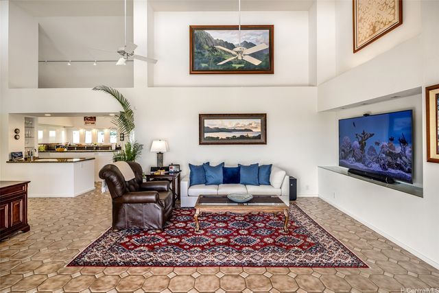 2039 Laukahi Street, Honolulu, HI 96821