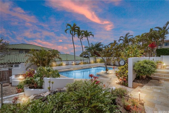 2039 Laukahi Street, Honolulu, HI 96821