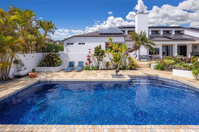 2039 Laukahi Street, Honolulu, HI 96821