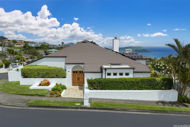 2039 Laukahi Street, Honolulu, HI 96821