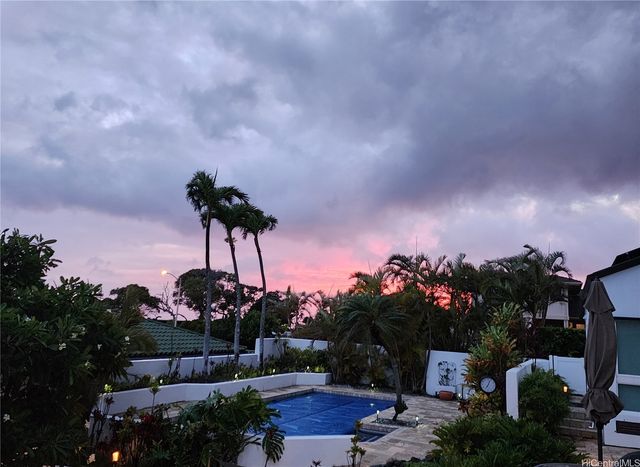 2039 Laukahi Street, Honolulu, HI 96821