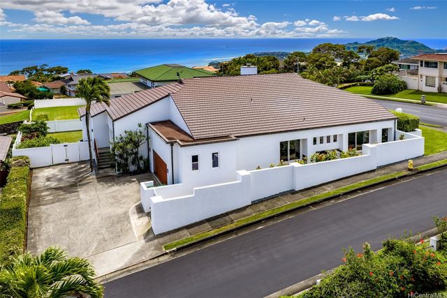 2039 Laukahi Street, Honolulu, HI 96821