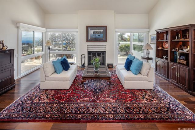2039 Laukahi Street, Honolulu, HI 96821