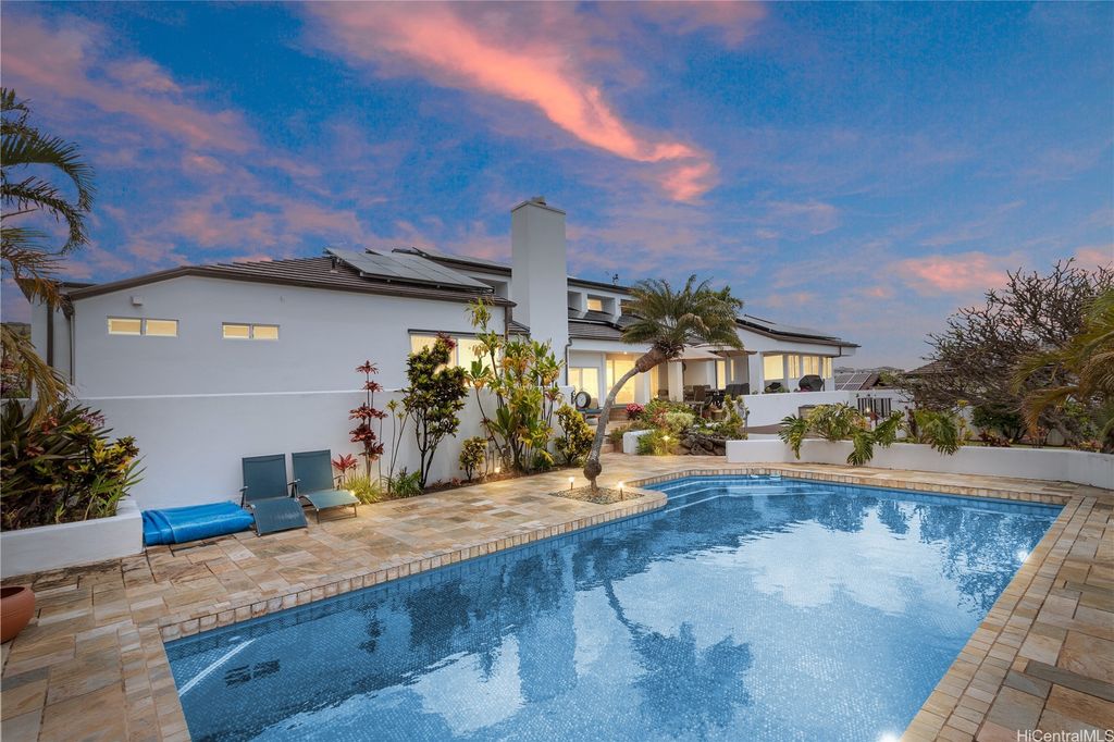 2039 Laukahi Street, Honolulu, HI 96821