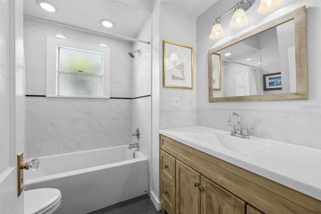 201 W THOMAS STREET, Tampa, FL 33604