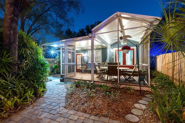 201 W THOMAS STREET, Tampa, FL 33604