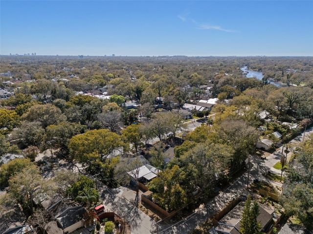 201 W THOMAS STREET, Tampa, FL 33604