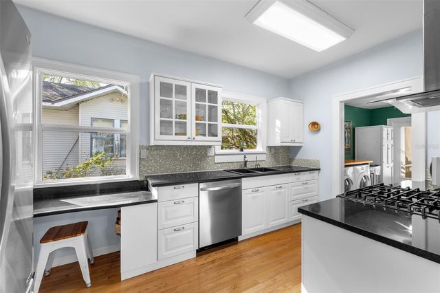 201 W THOMAS STREET, Tampa, FL 33604