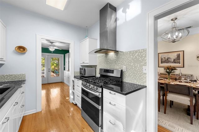 201 W THOMAS STREET, Tampa, FL 33604