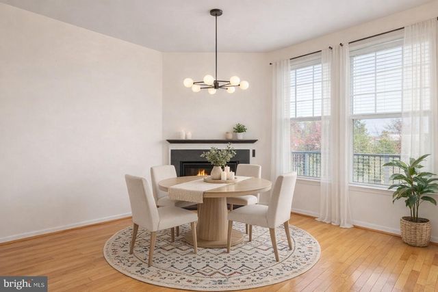 42304 LANCASTER WOODS SQ, Chantilly, VA 20152