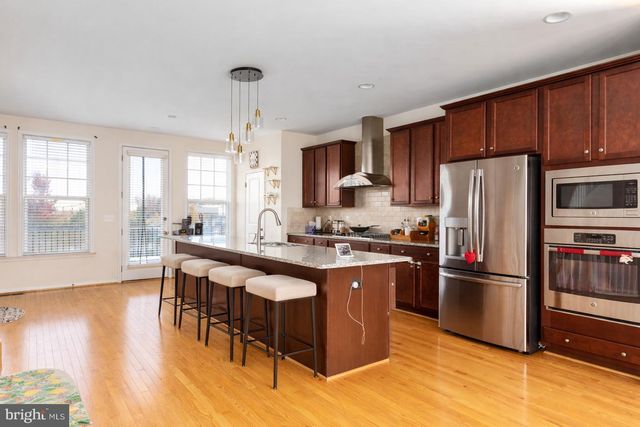 42304 LANCASTER WOODS SQ, Chantilly, VA 20152