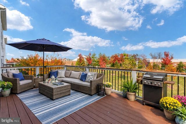 42304 LANCASTER WOODS SQ, Chantilly, VA 20152
