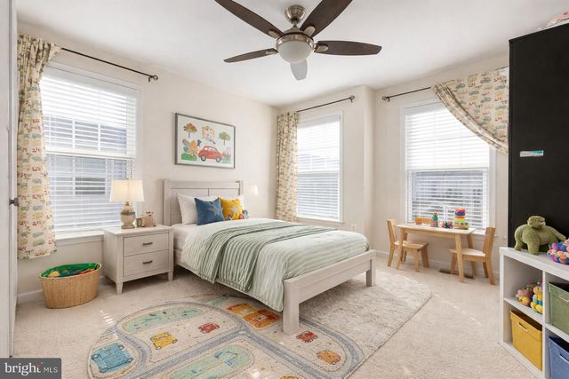 42304 LANCASTER WOODS SQ, Chantilly, VA 20152