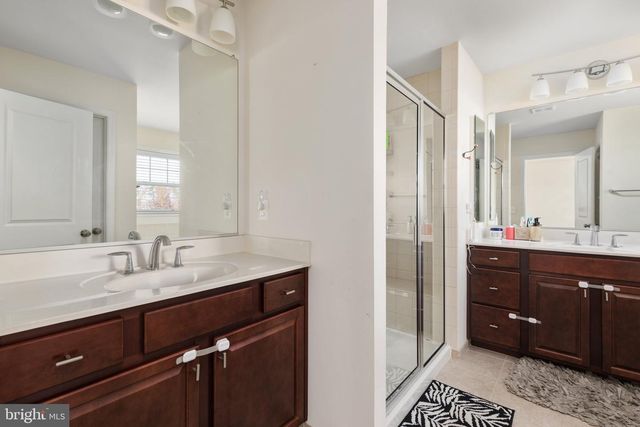 42304 LANCASTER WOODS SQ, Chantilly, VA 20152