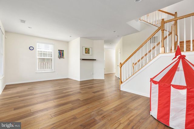 42304 LANCASTER WOODS SQ, Chantilly, VA 20152