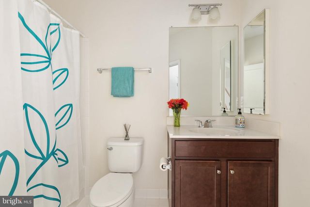 42304 LANCASTER WOODS SQ, Chantilly, VA 20152