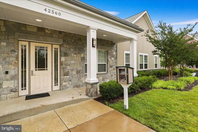 42304 LANCASTER WOODS SQ, Chantilly, VA 20152