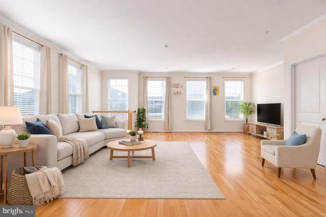 42304 LANCASTER WOODS SQ, Chantilly, VA 20152