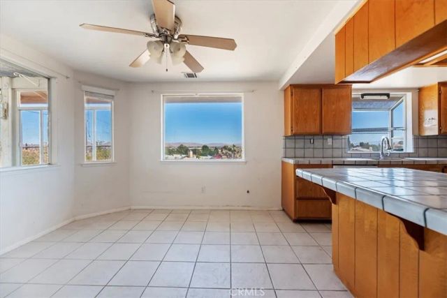 16924 Crestview, Victorville, CA 92395