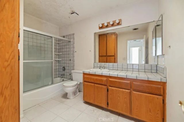 16924 Crestview, Victorville, CA 92395