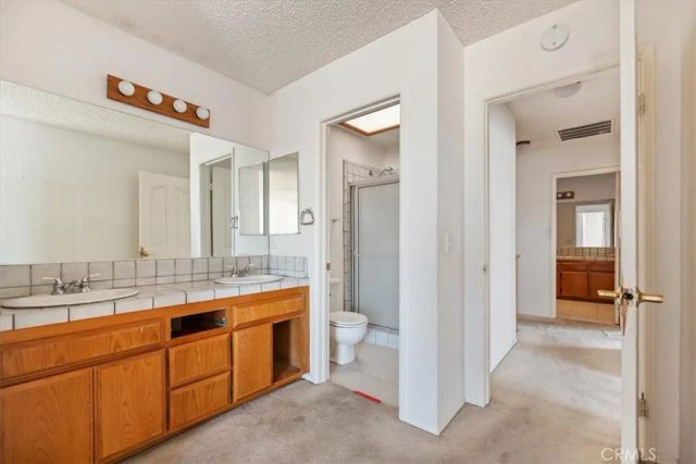 16924 Crestview, Victorville, CA 92395