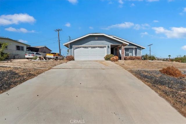 16924 Crestview, Victorville, CA 92395