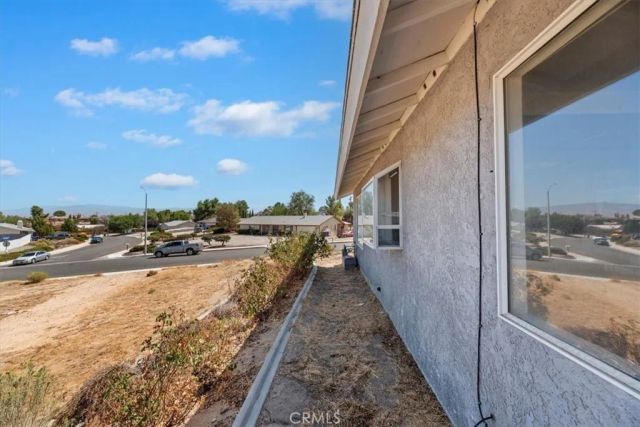 16924 Crestview, Victorville, CA 92395