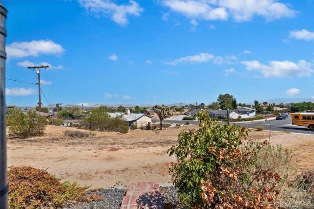 16924 Crestview, Victorville, CA 92395