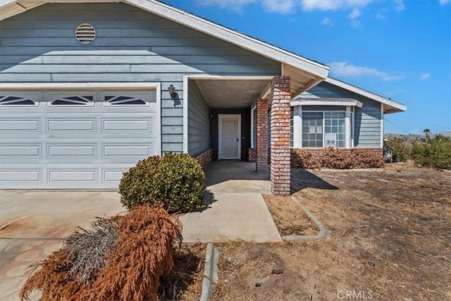 16924 Crestview, Victorville, CA 92395