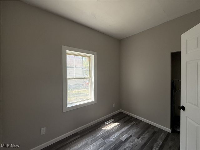 813 W 17th Street, Lorain, OH 44052