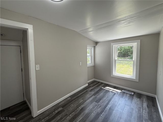 813 W 17th Street, Lorain, OH 44052