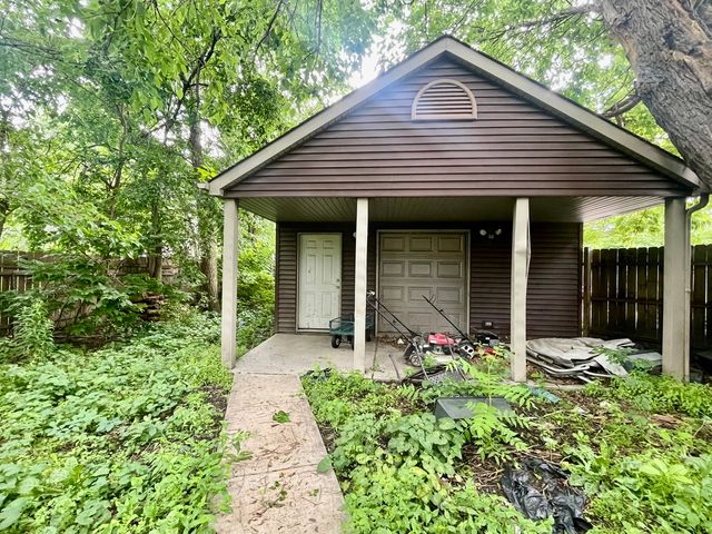 7916 S Constance Avenue, Chicago, IL 60617