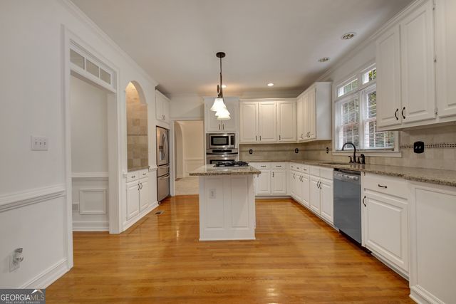 125 Oak Knoll, Fayetteville, GA 30214