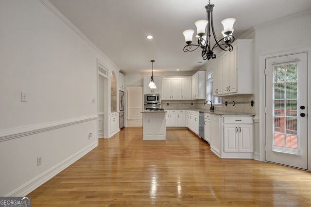 125 Oak Knoll, Fayetteville, GA 30214