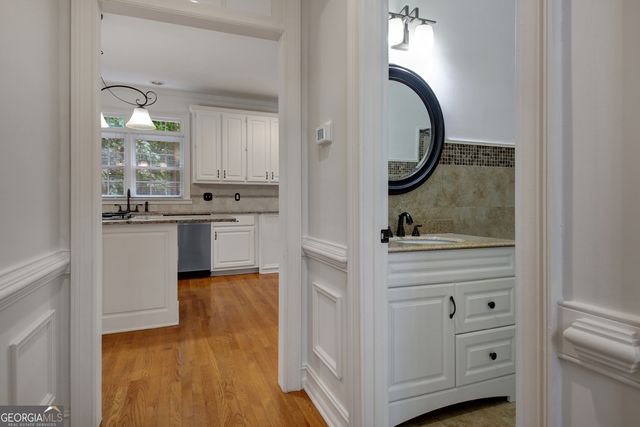 125 Oak Knoll, Fayetteville, GA 30214