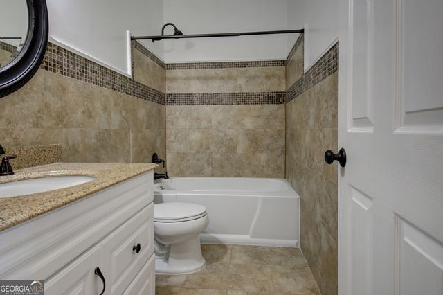 125 Oak Knoll, Fayetteville, GA 30214