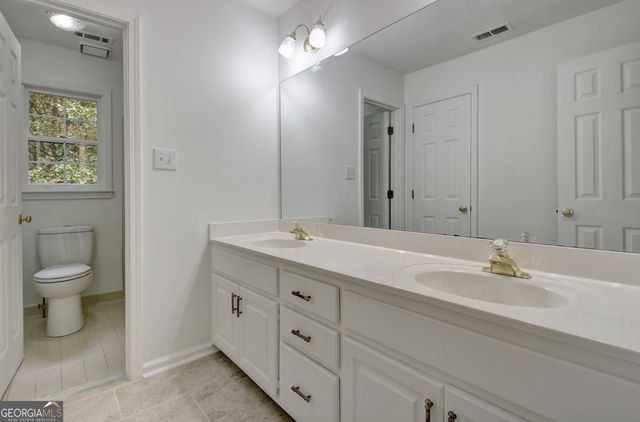 125 Oak Knoll, Fayetteville, GA 30214