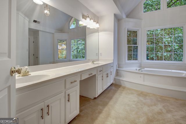 125 Oak Knoll, Fayetteville, GA 30214