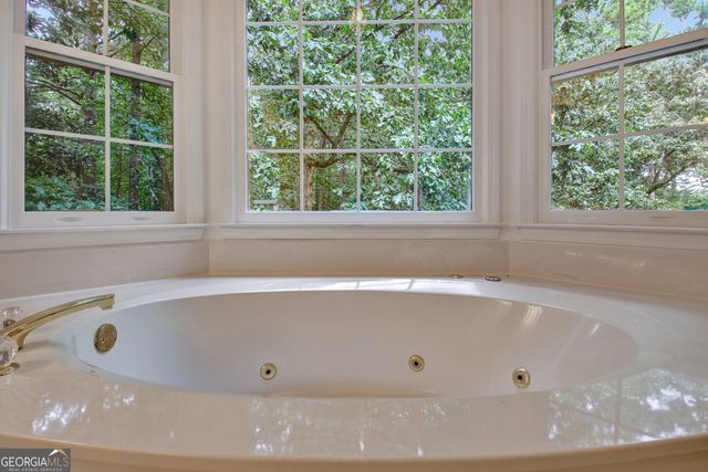 125 Oak Knoll, Fayetteville, GA 30214