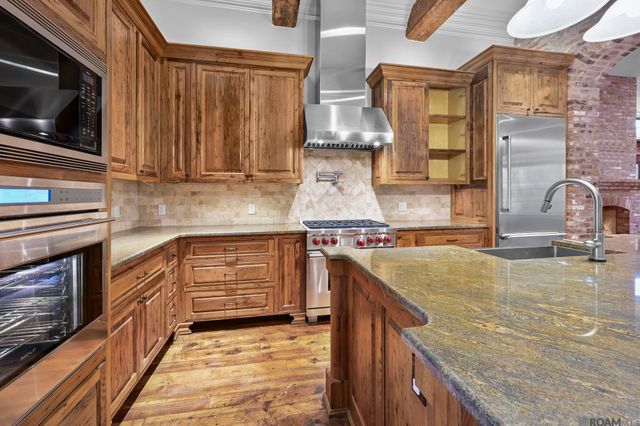 4936 Mimosa St, Baton Rouge, LA 70808