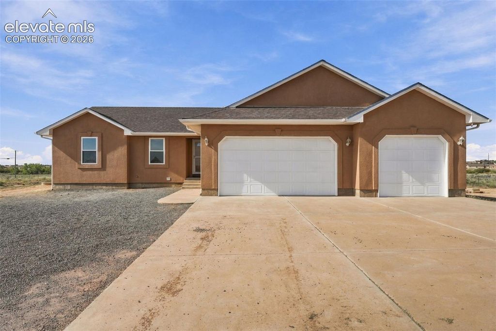 1385 N Challenger Drive, Pueblo West, CO 81007 — exterior