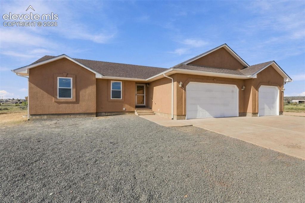 1385 N Challenger Drive, Pueblo West, CO 81007 — photo 2