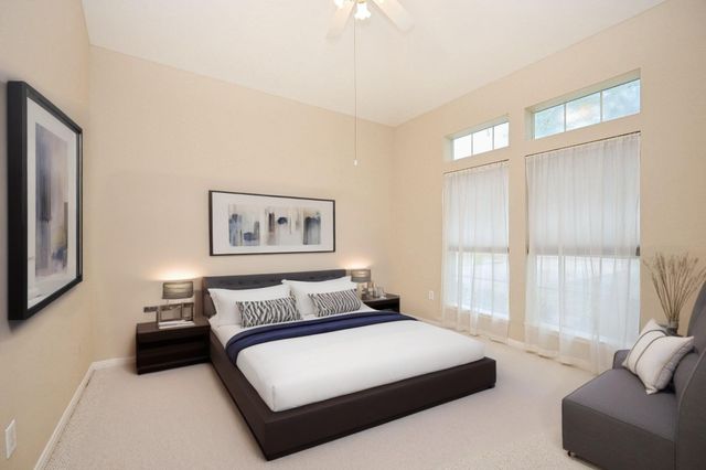 18 Crest Gate, Houston, TX 77082