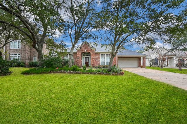 18 Crest Gate, Houston, TX 77082