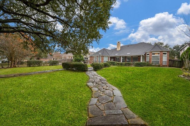 18 Crest Gate, Houston, TX 77082