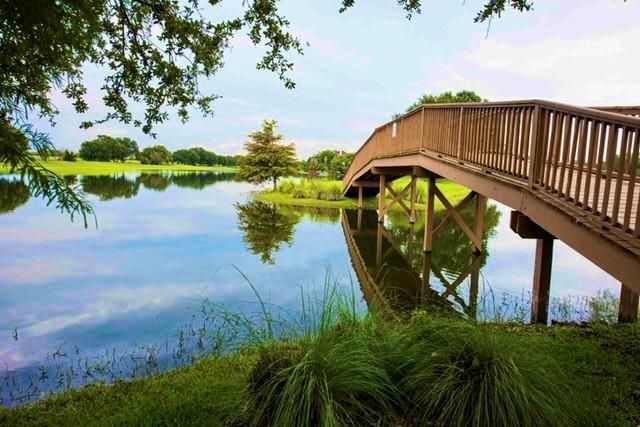 18 Crest Gate, Houston, TX 77082